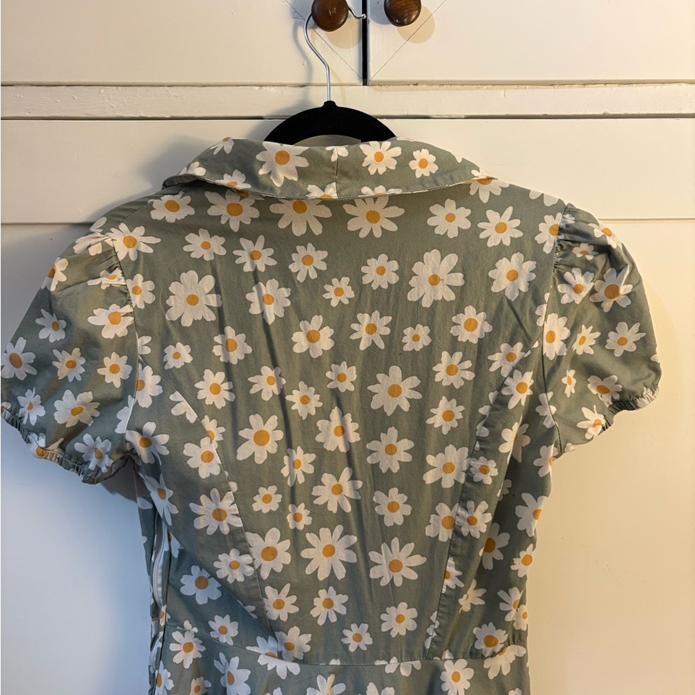 Magnolia Place Floral Swing Dress - Picture 2 of 4